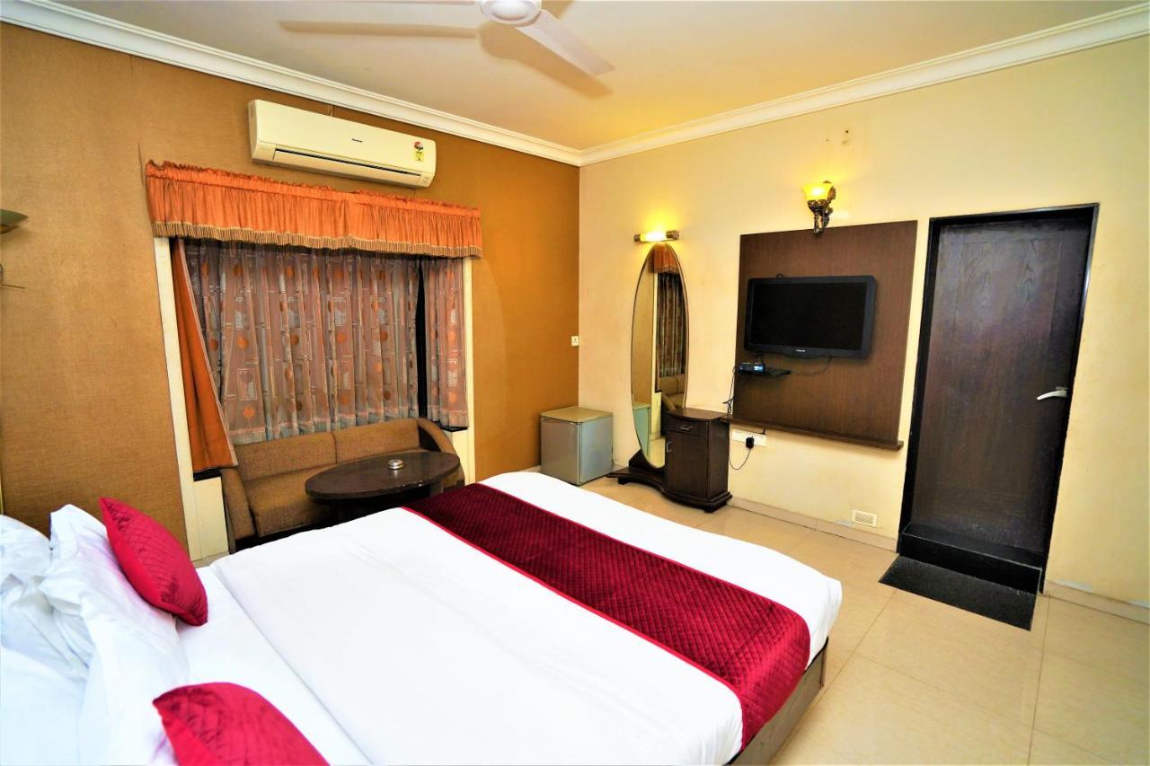 ראג'קוט New Hotel Europa Inn מראה חיצוני תמונה